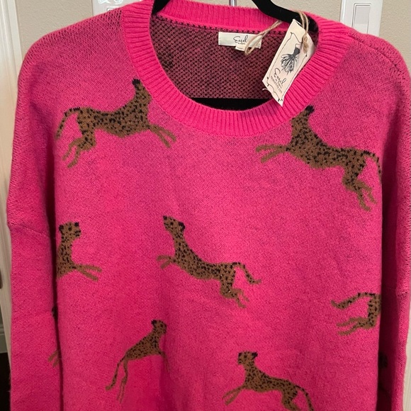 Hot pink leopard sweater by Easel. - Picture 1 of 2